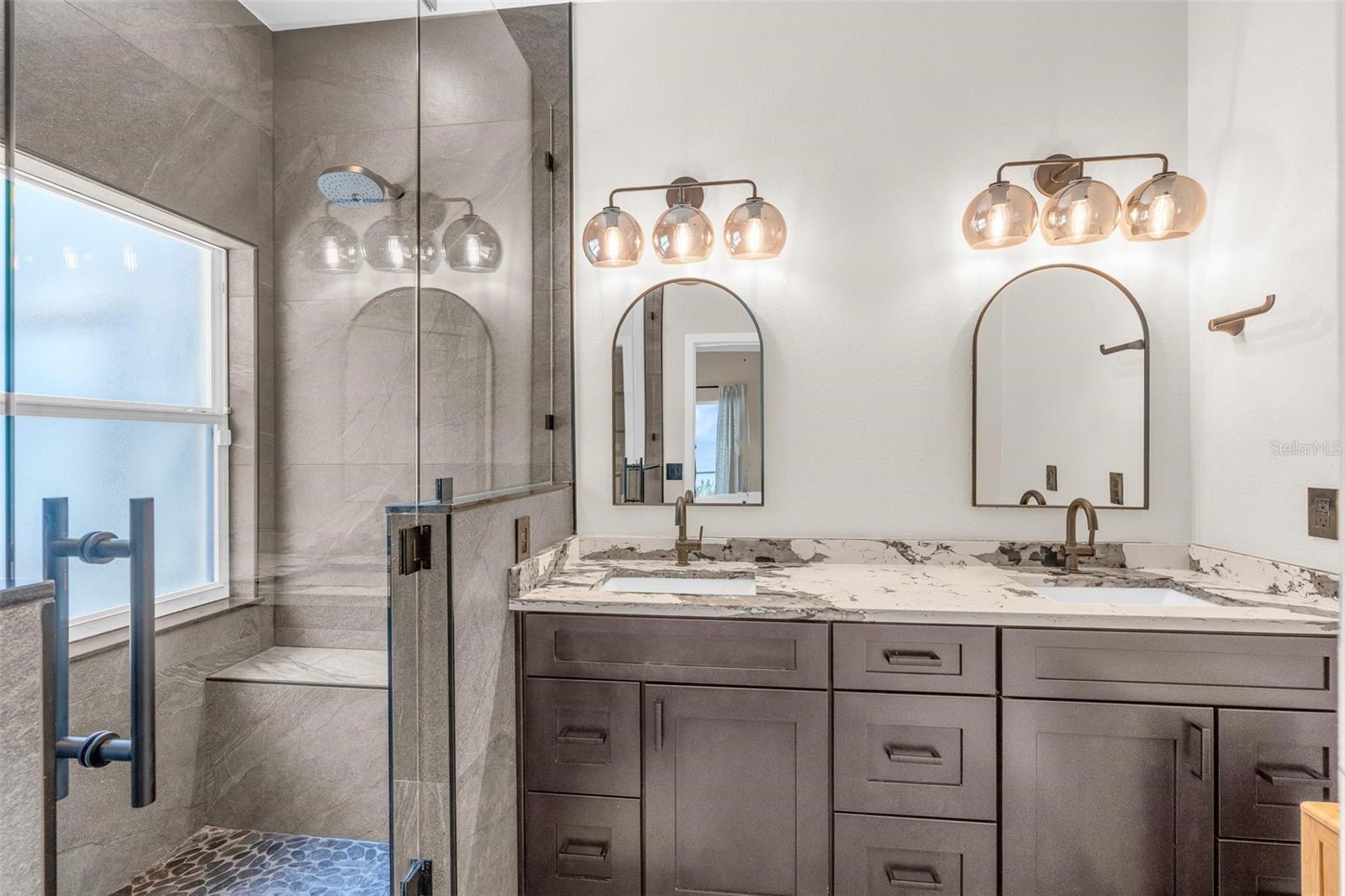 Image 19 of 48 For 13842 Orange Crest Drive