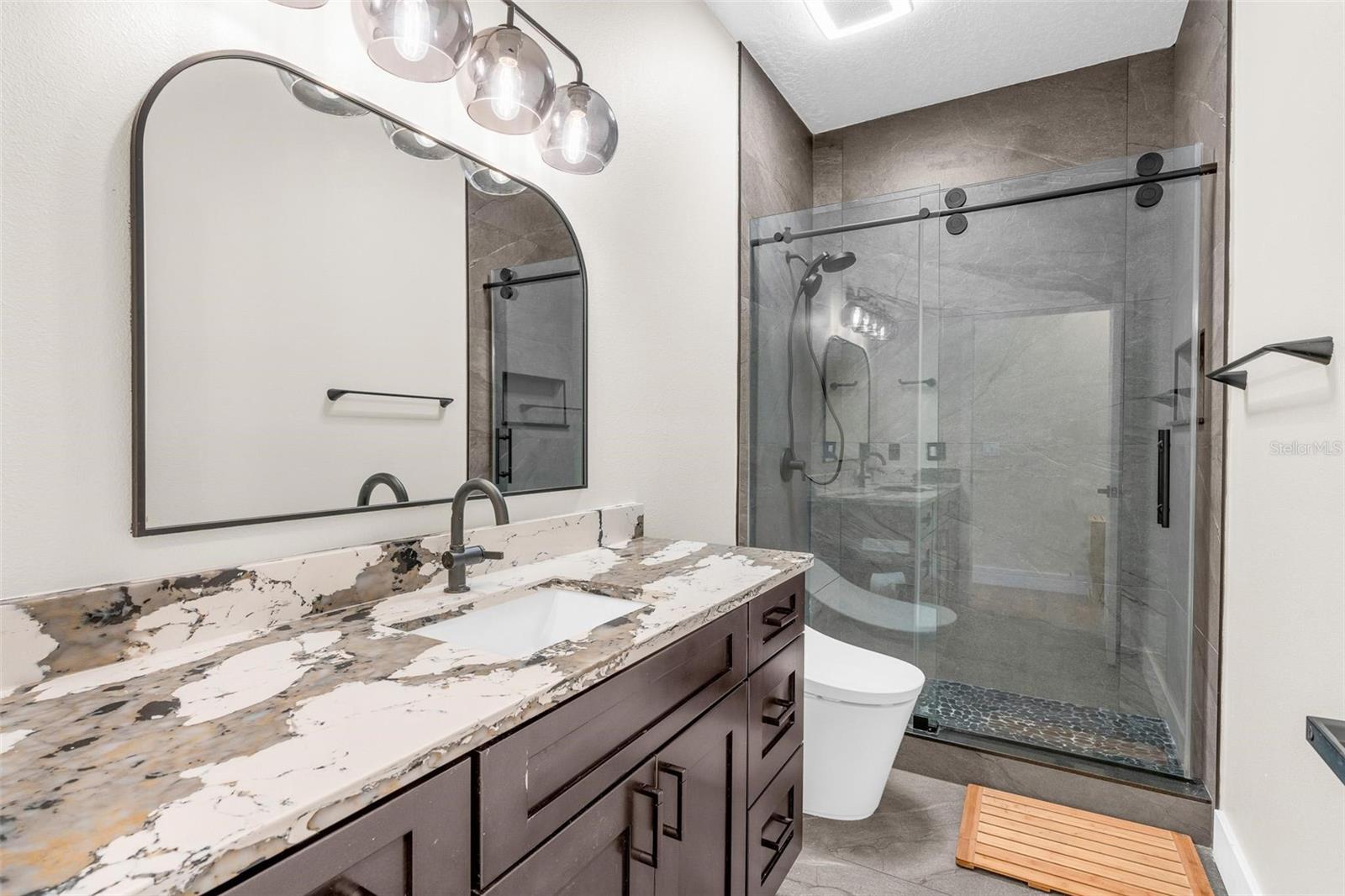 Image 21 of 48 For 13842 Orange Crest Drive