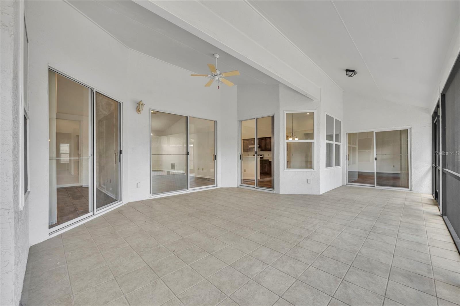 Image 27 of 33 For 653 Yorkshire Drive