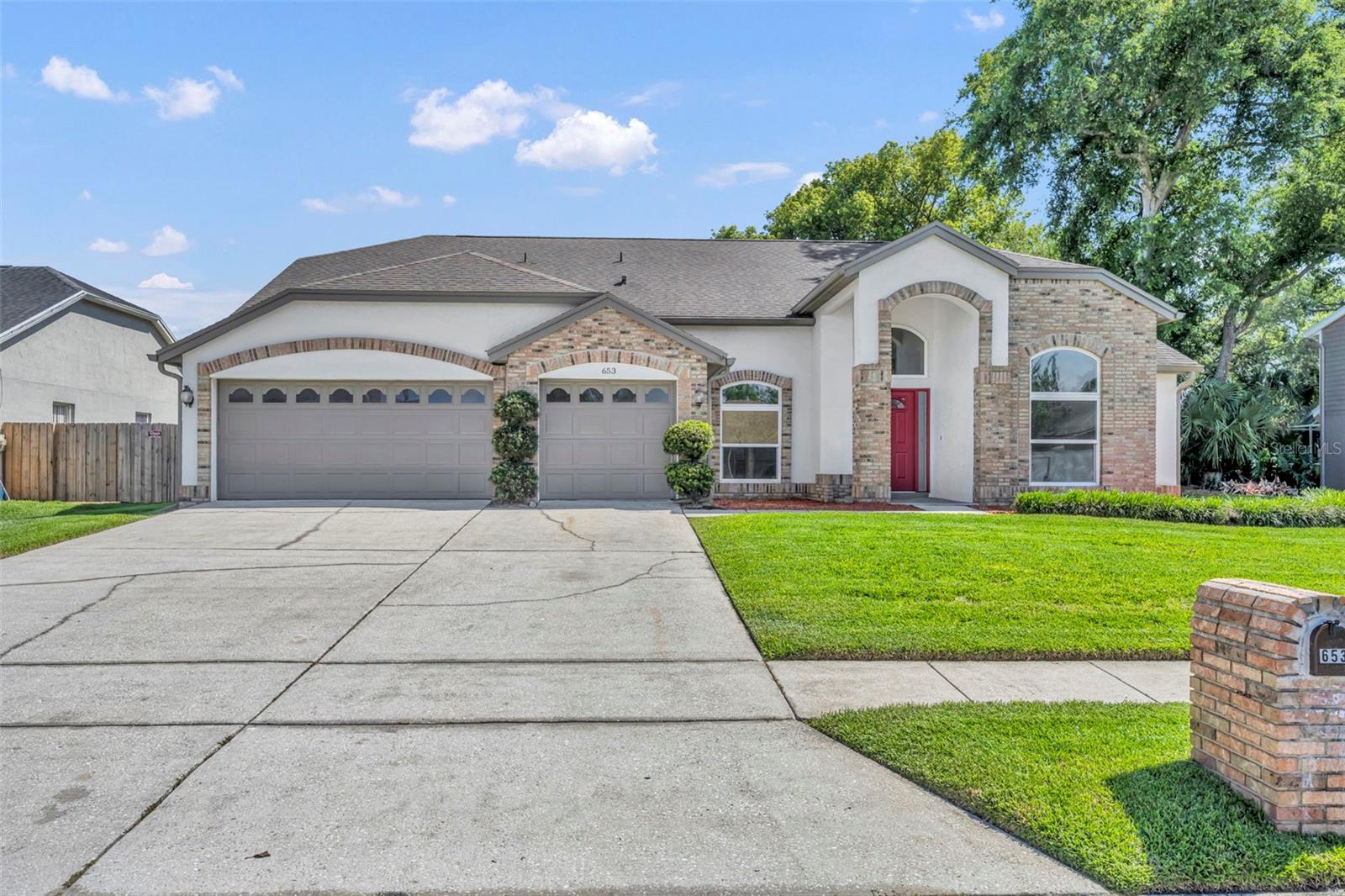 Image 3 of 33 For 653 Yorkshire Drive