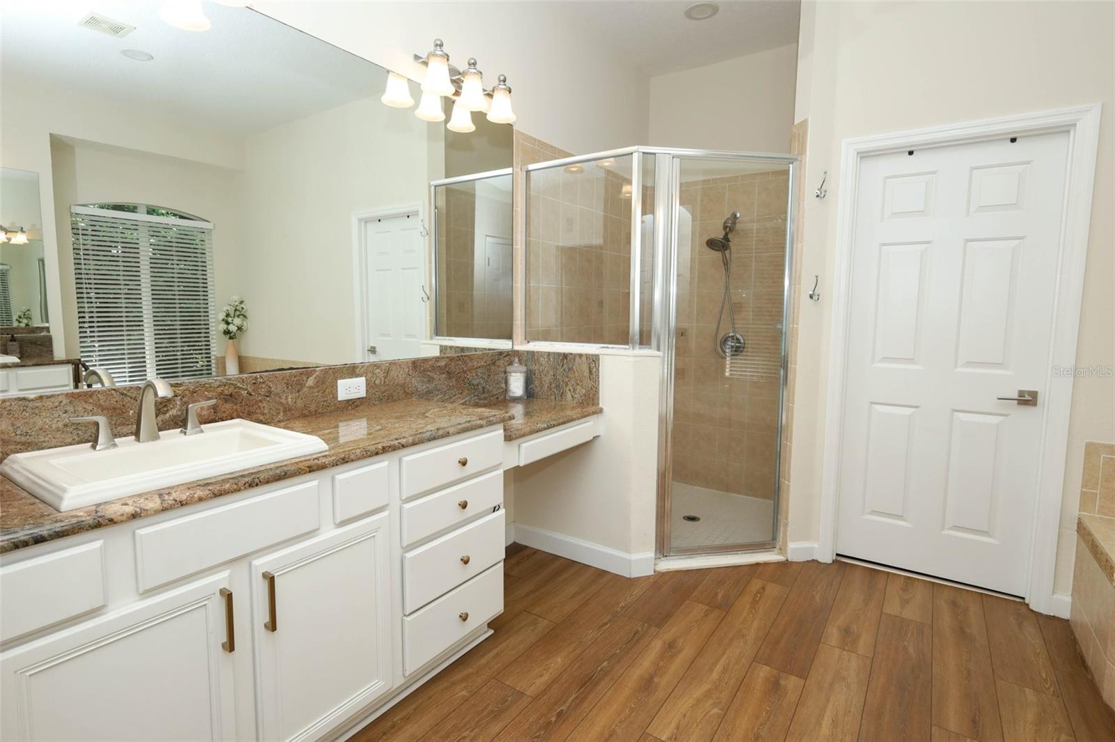 Image 28 of 72 For 836 Woodbark Cove