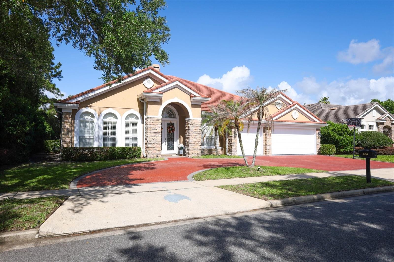 Image 3 of 72 For 836 Woodbark Cove
