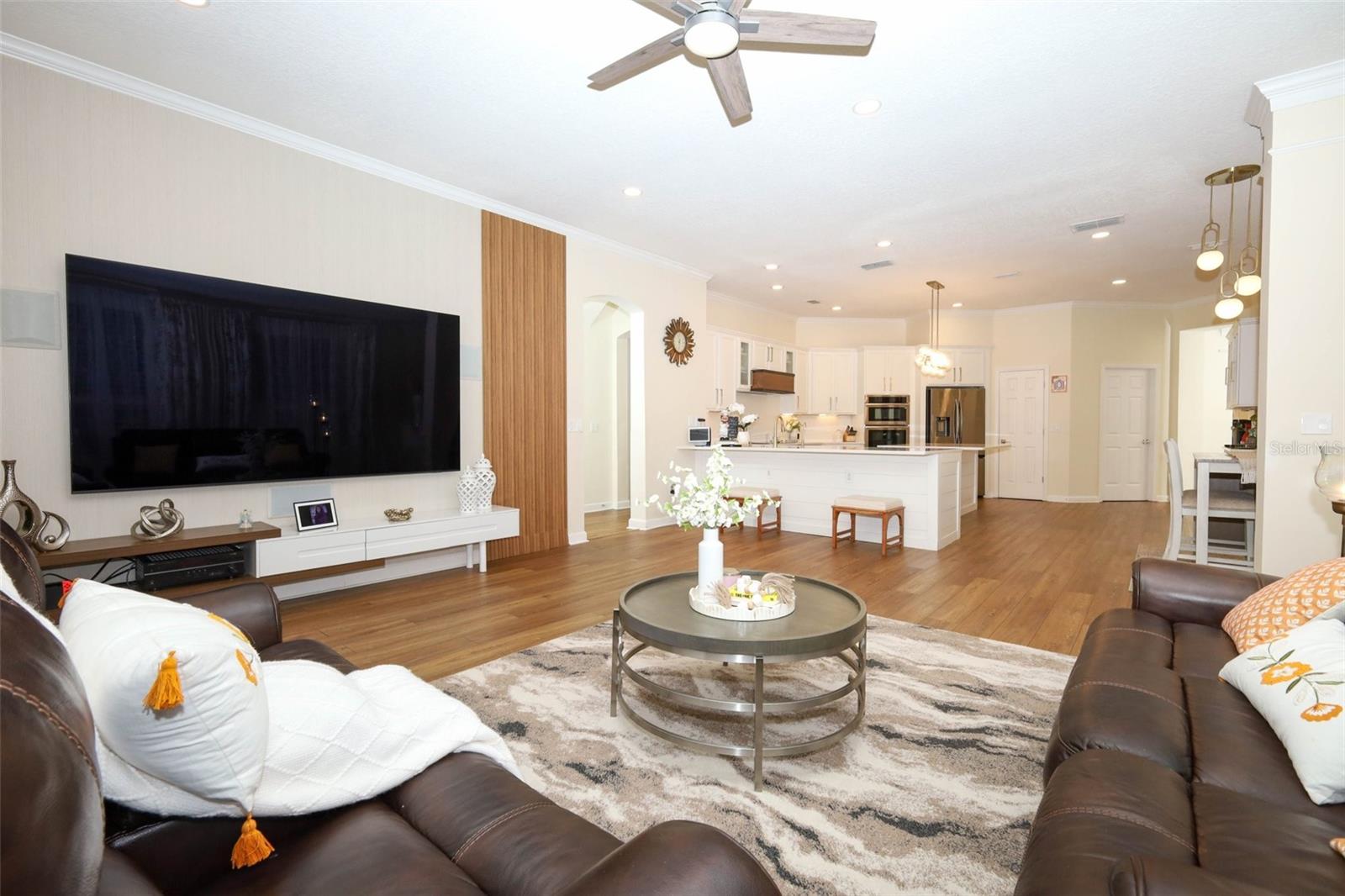 Image 36 of 72 For 836 Woodbark Cove