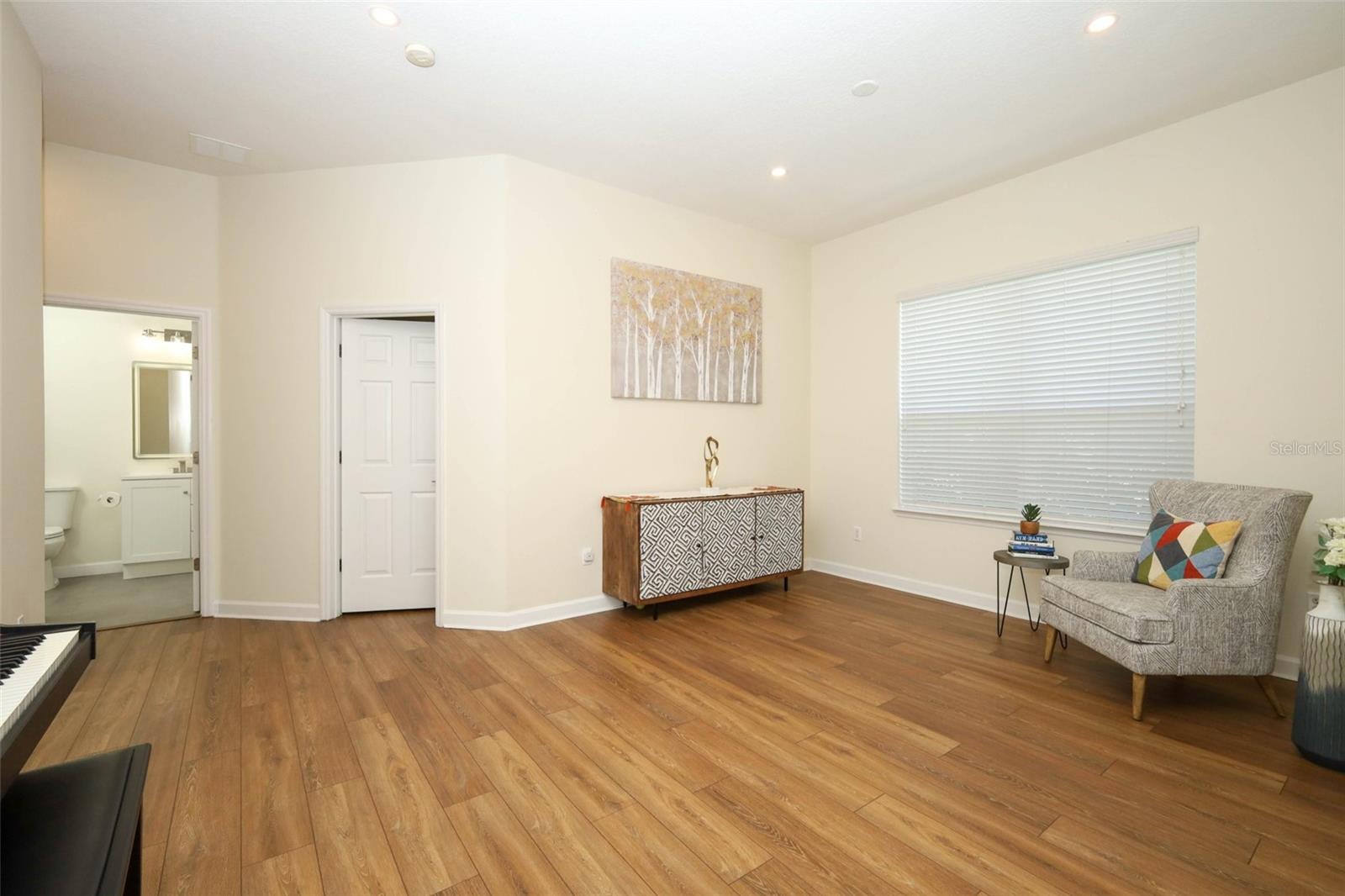 Image 40 of 72 For 836 Woodbark Cove