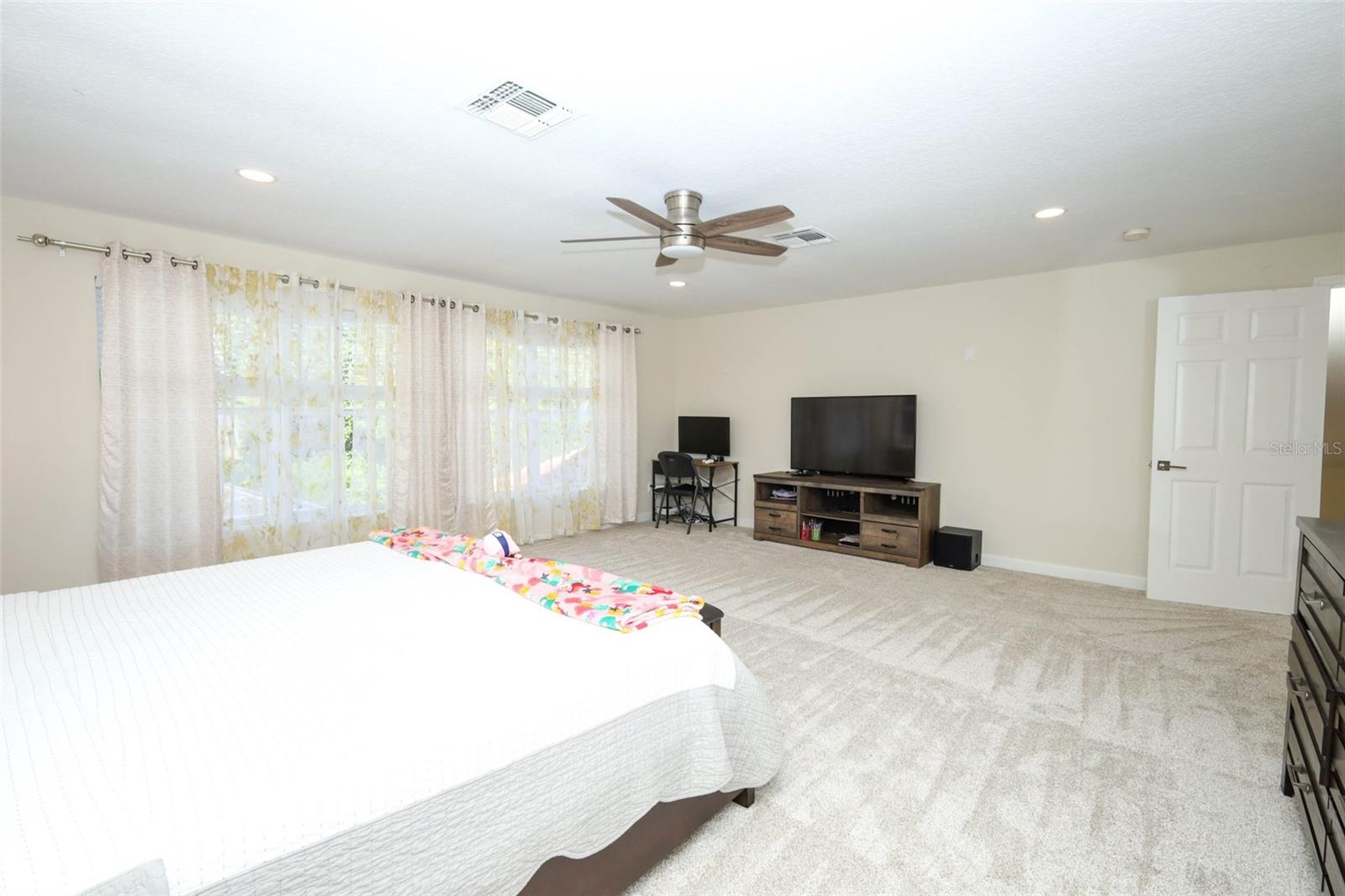 Image 47 of 72 For 836 Woodbark Cove