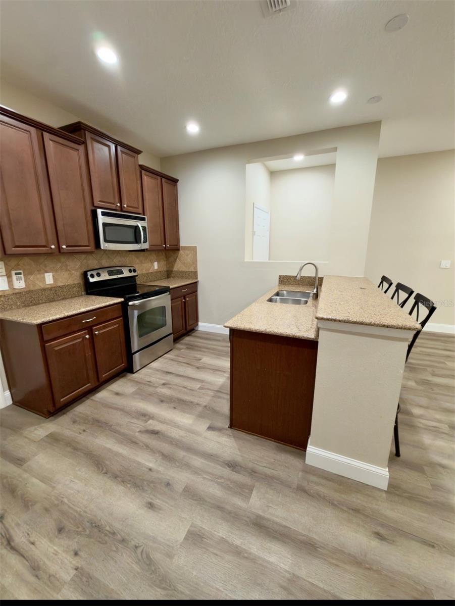 Image 7 of 21 For 1562 Plumeria Place