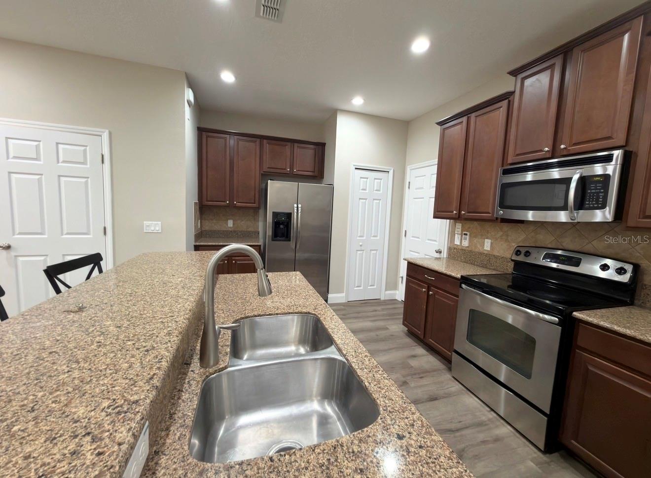 Image 8 of 21 For 1562 Plumeria Place