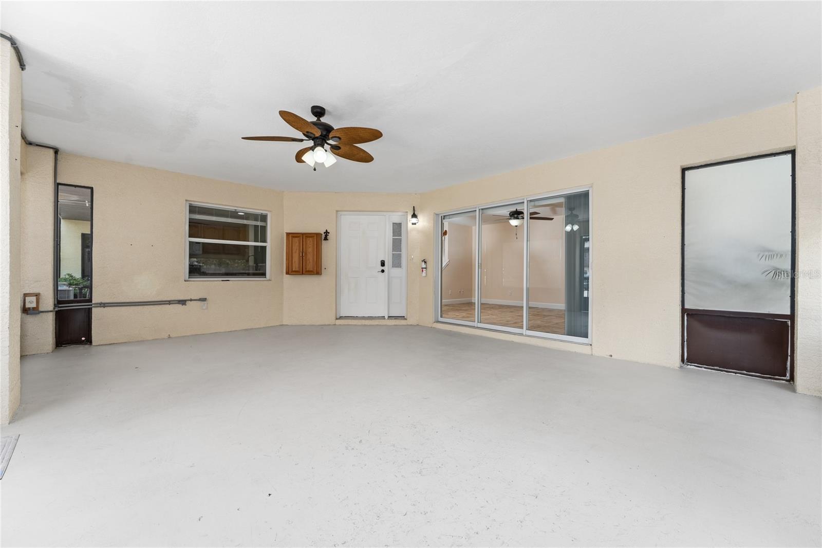 Image 10 of 38 For 2613 Park Avenue