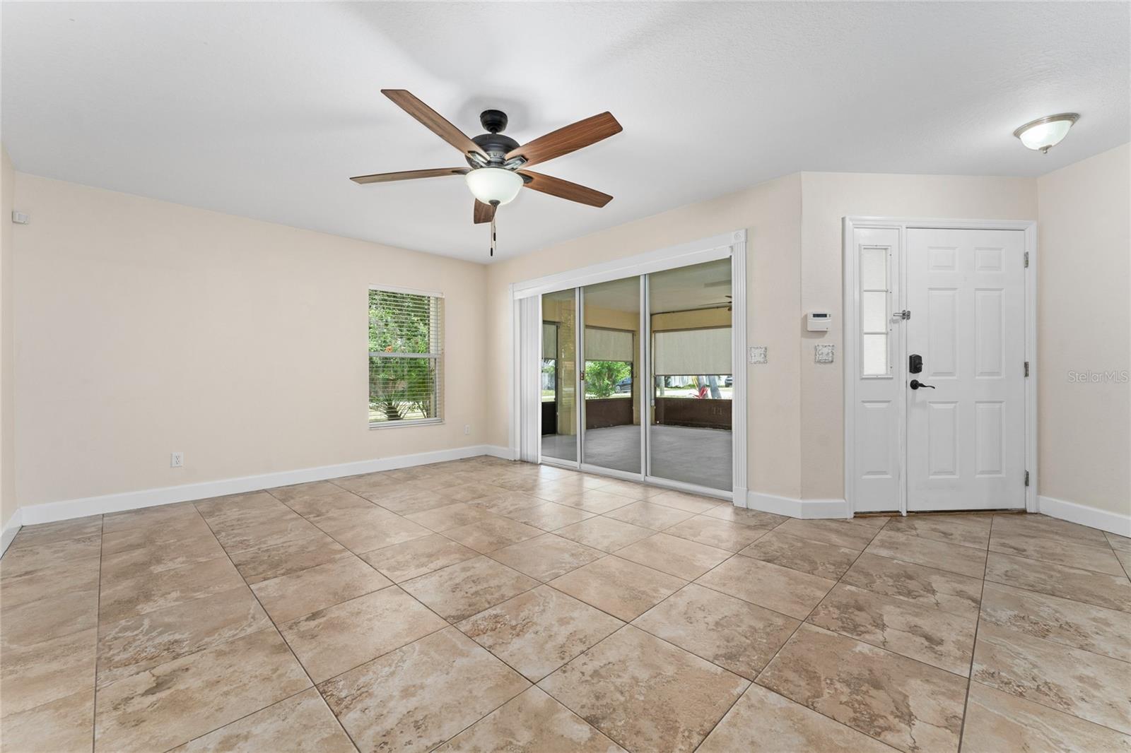 Image 11 of 38 For 2613 Park Avenue
