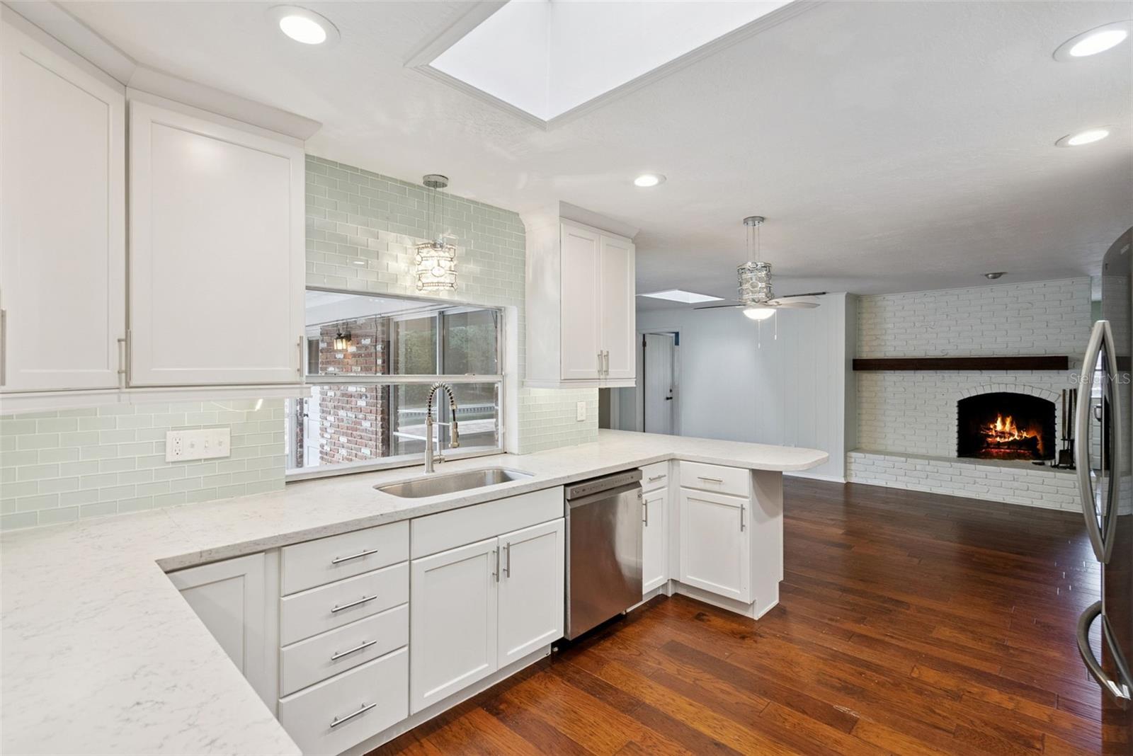 Image 16 of 30 For 480 Raymond Avenue