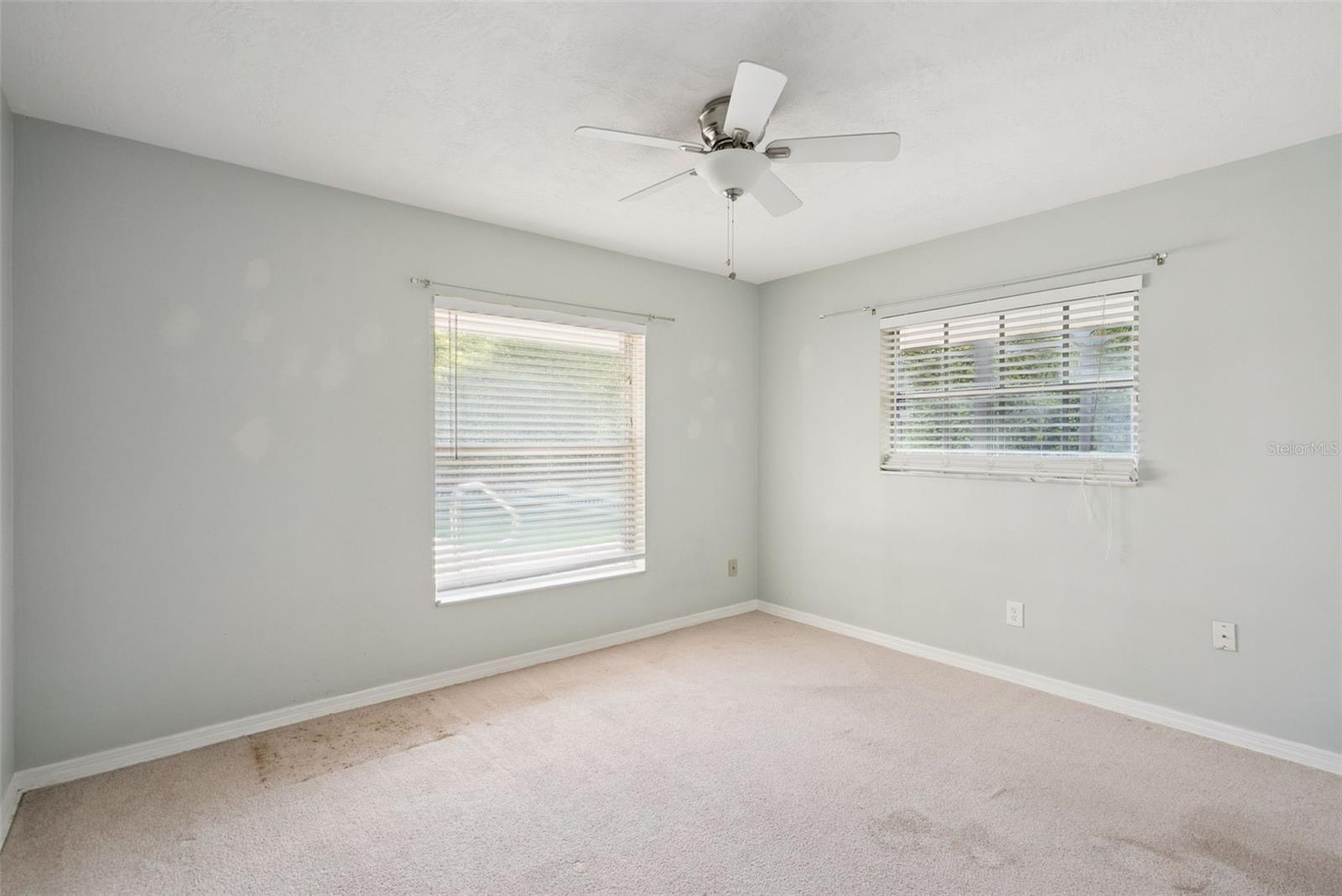 Image 20 of 30 For 480 Raymond Avenue