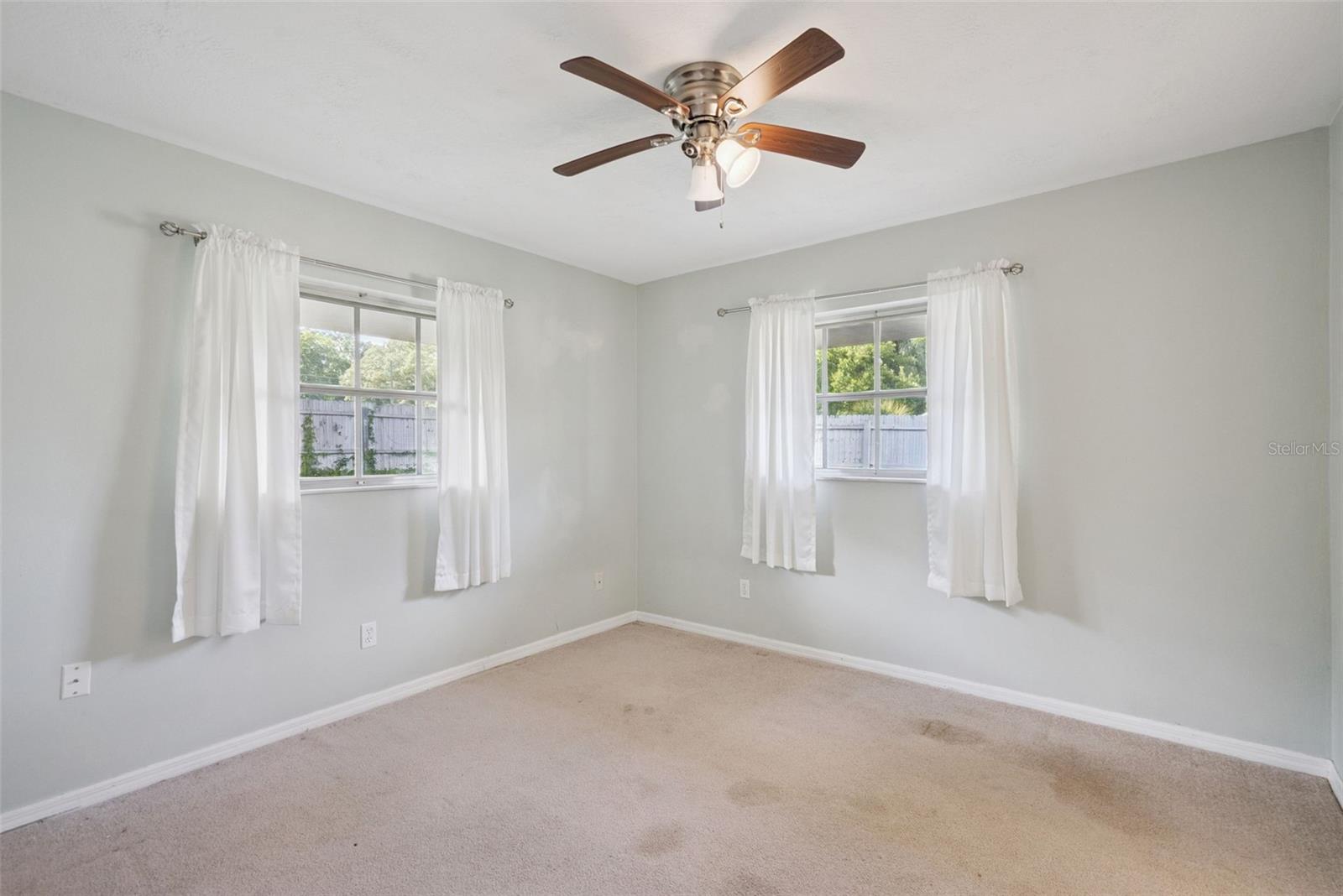 Image 21 of 30 For 480 Raymond Avenue