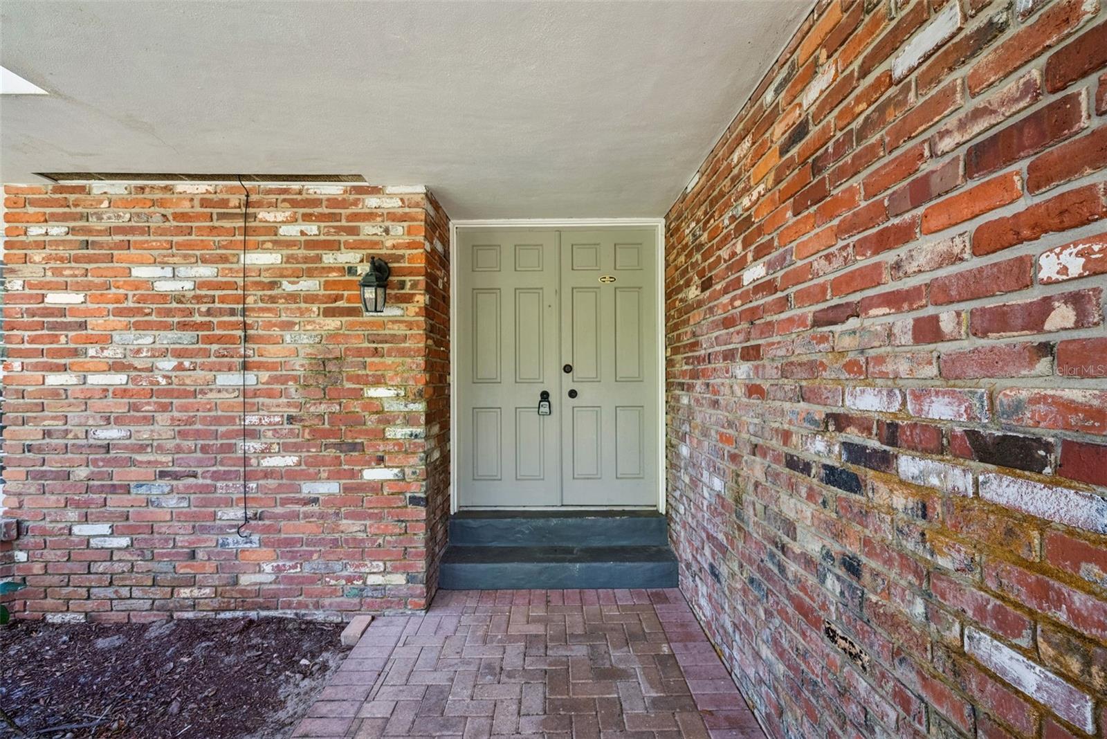 Image 6 of 30 For 480 Raymond Avenue