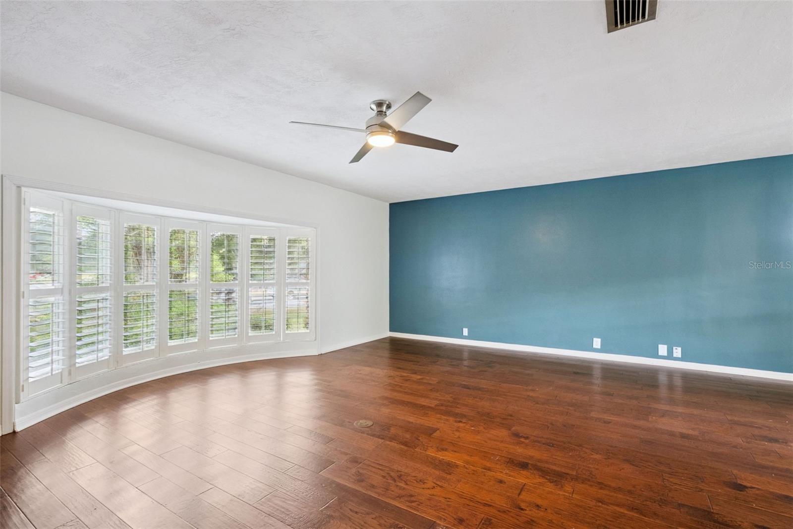 Image 8 of 30 For 480 Raymond Avenue