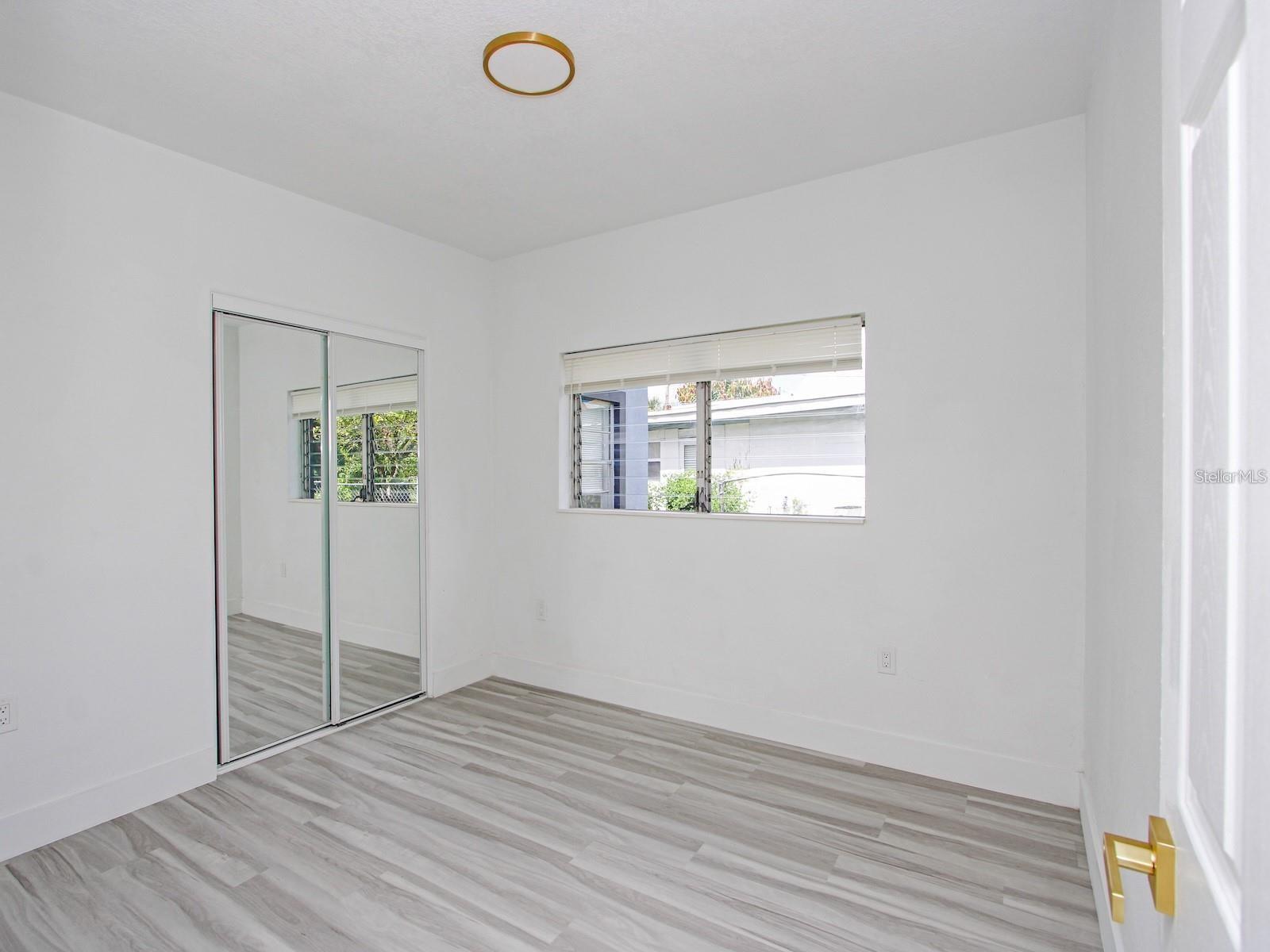 Image 14 of 21 For 4201 Park Lake Street