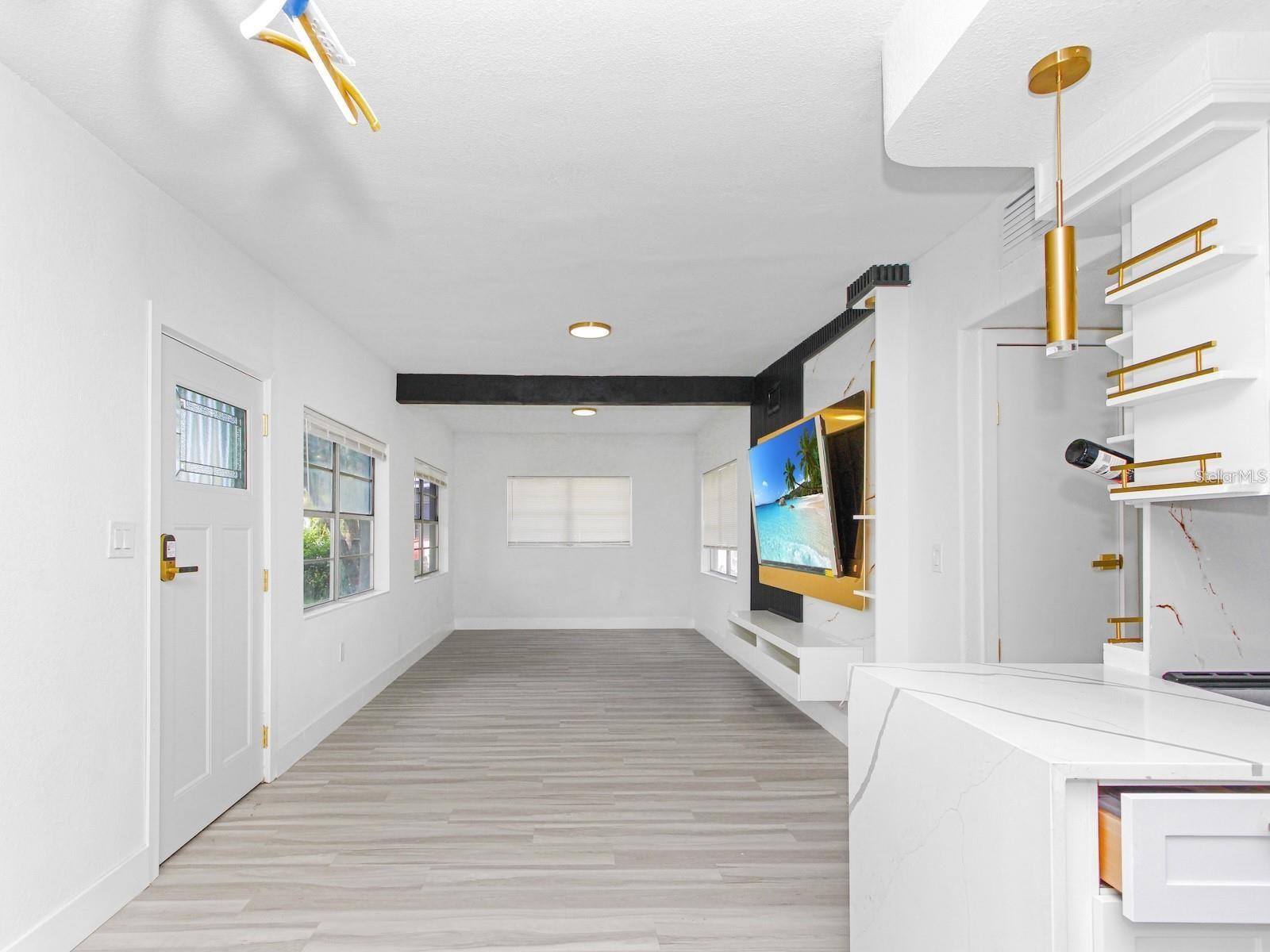 Image 3 of 21 For 4201 Park Lake Street