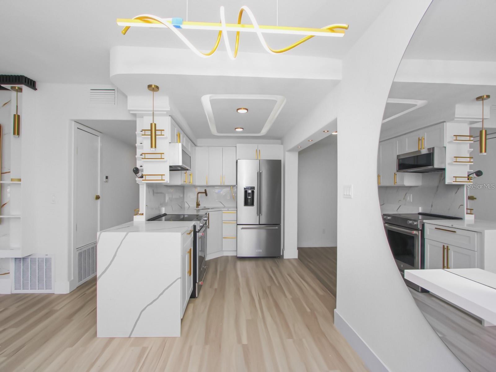 Image 4 of 21 For 4201 Park Lake Street