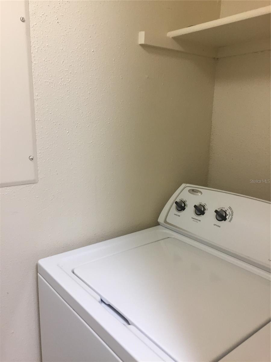 Listing photo id 9 for 3748 Idlebrook Circle 102