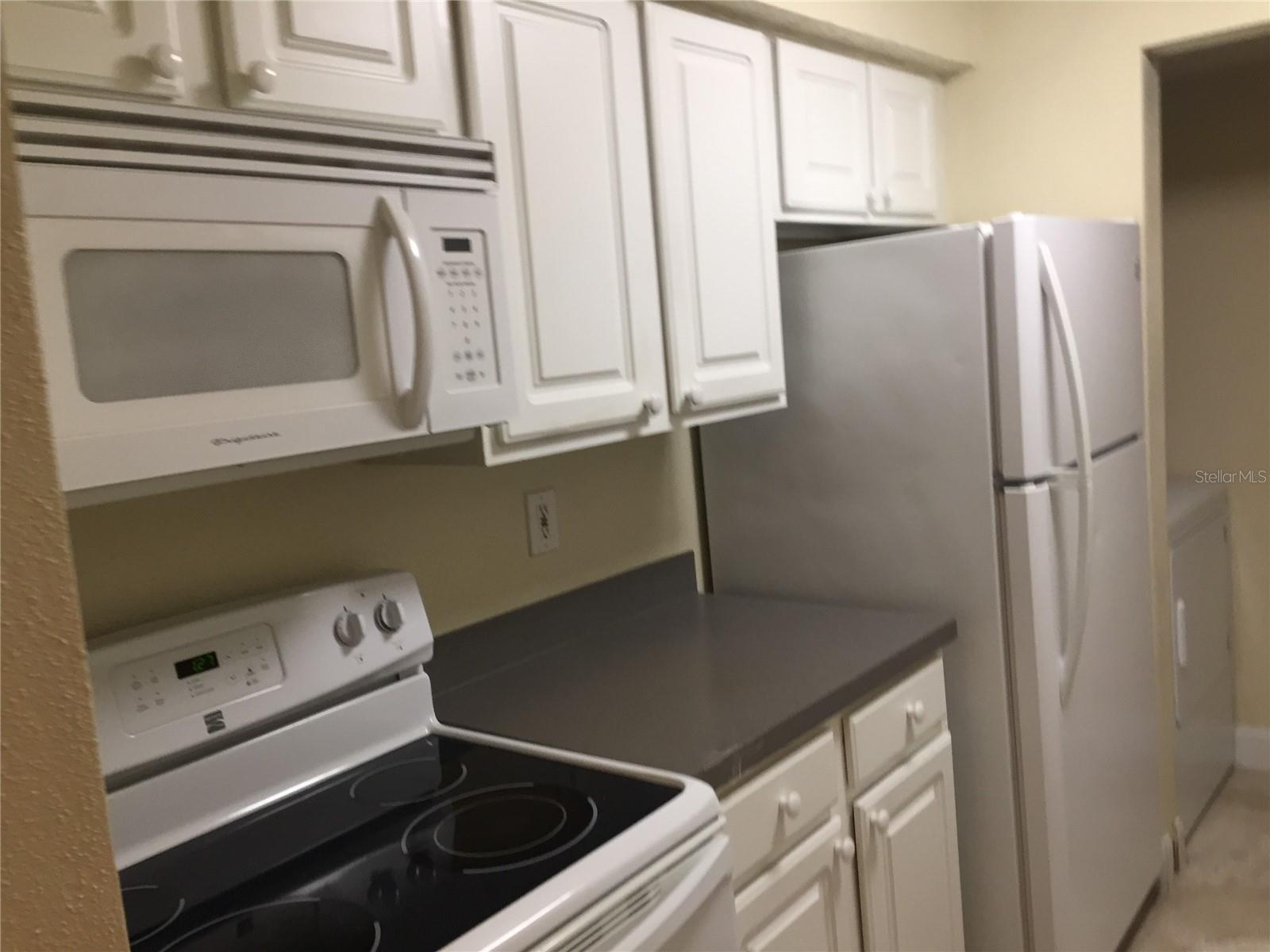 Listing photo id 6 for 3748 Idlebrook Circle 102