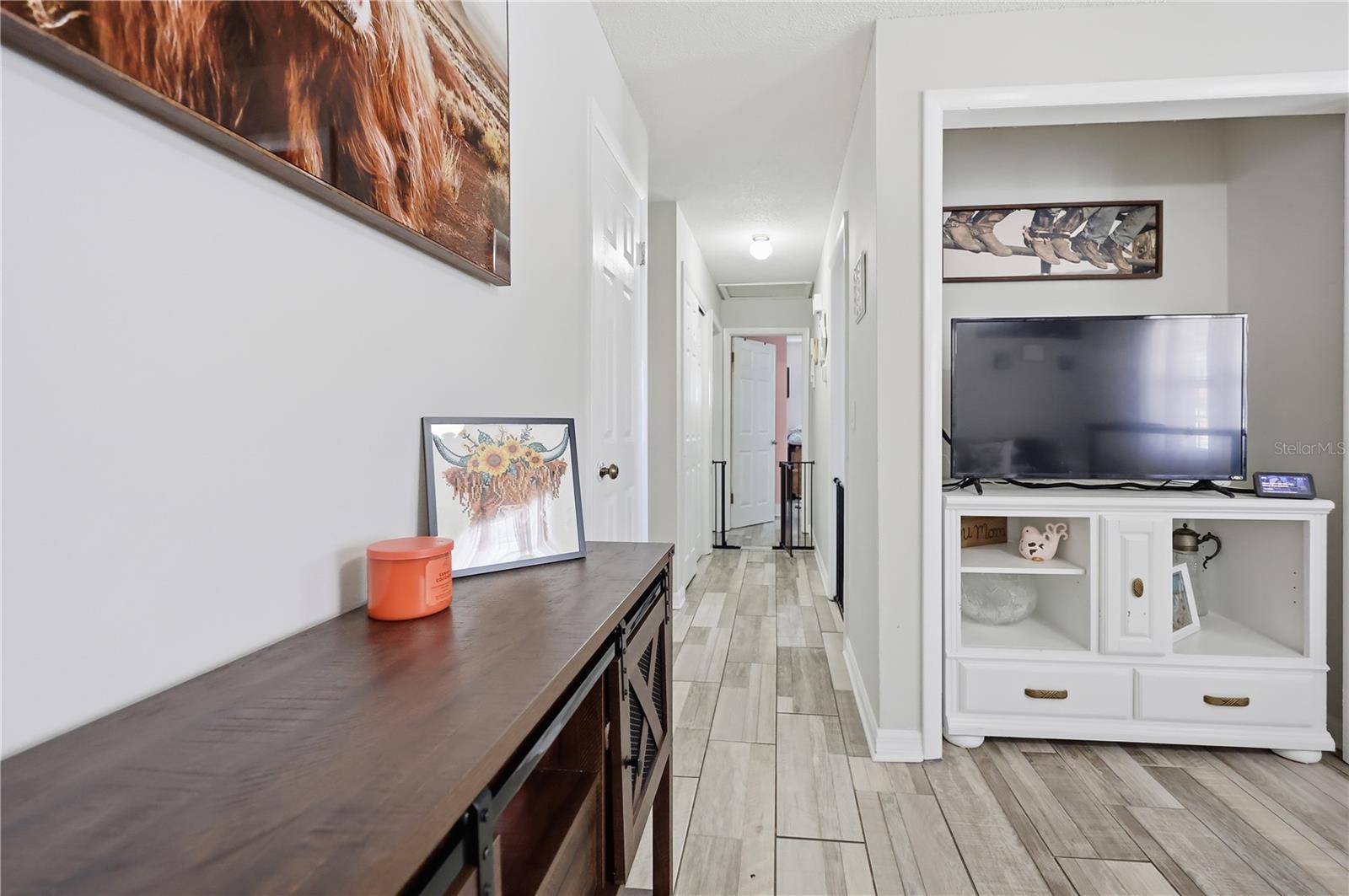 Image 10 of 23 For 786 Warren Avenue