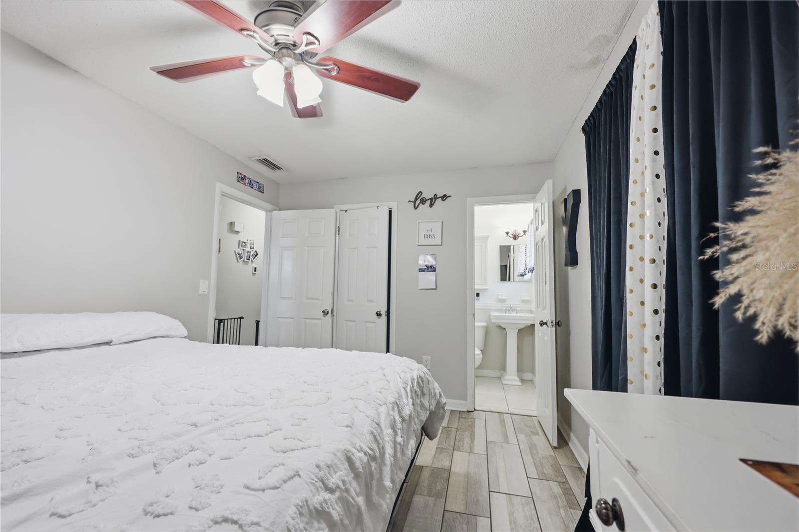 Image 16 of 23 For 786 Warren Avenue