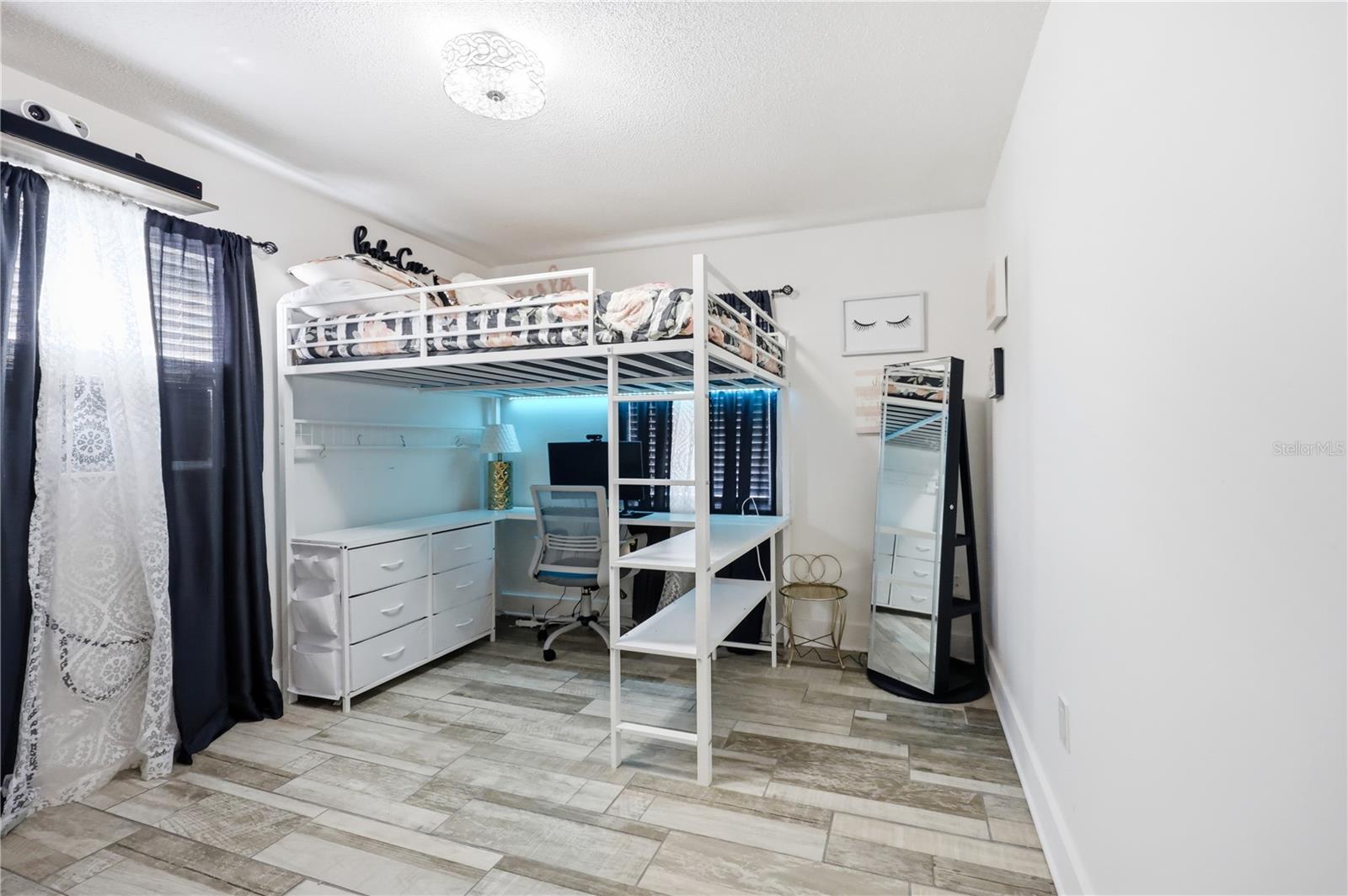 Image 19 of 23 For 786 Warren Avenue