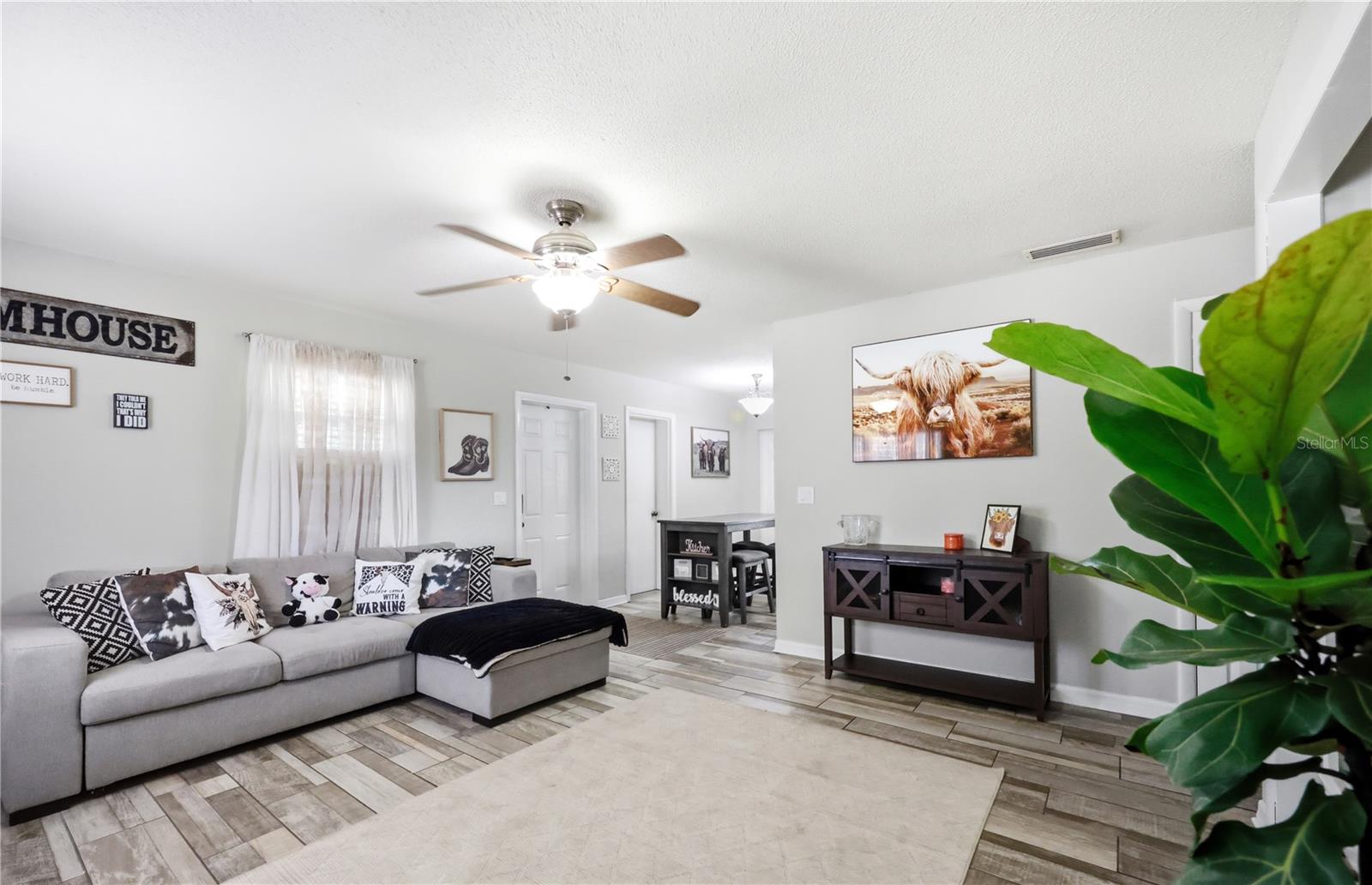 Image 5 of 23 For 786 Warren Avenue