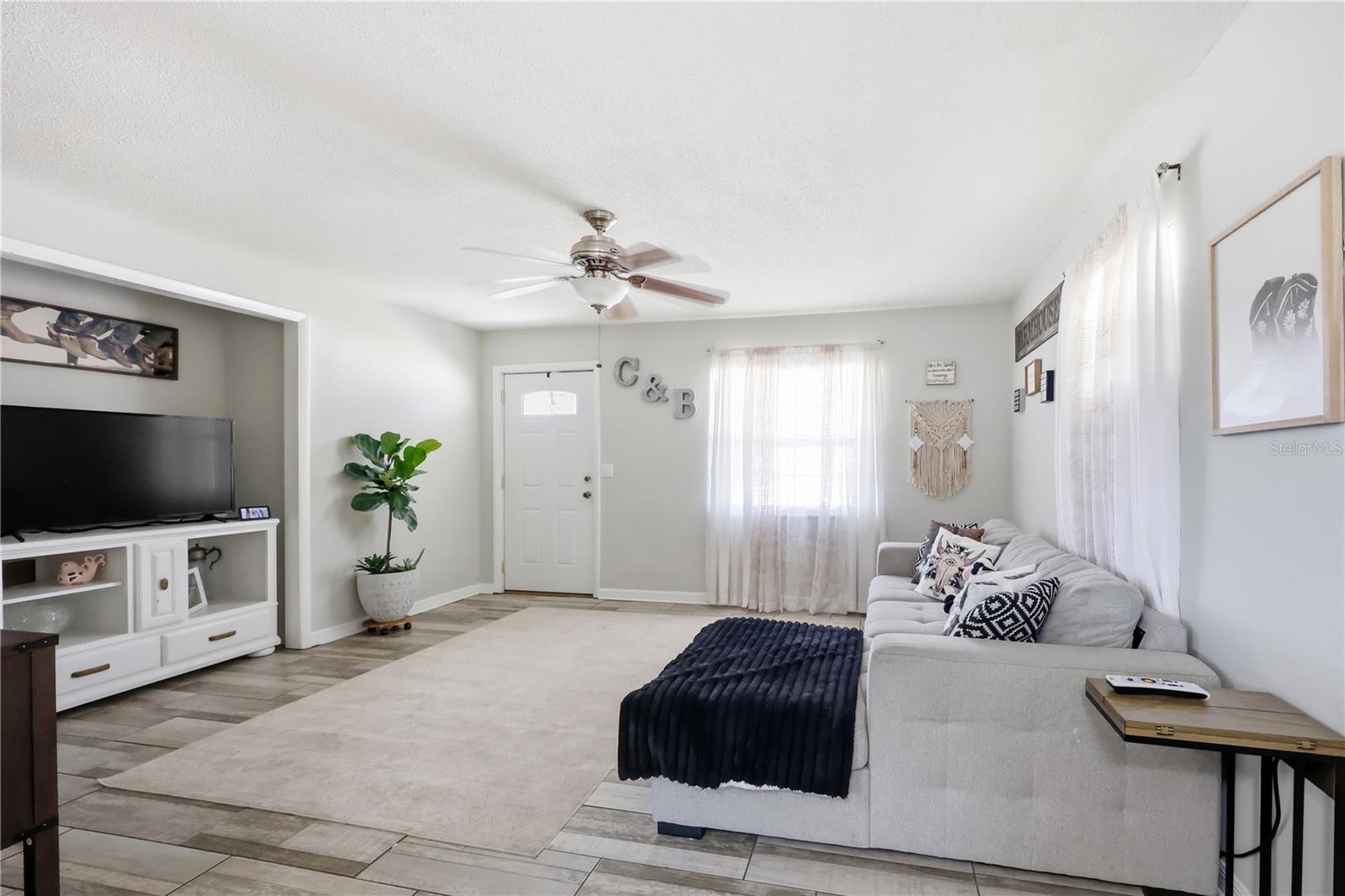 Image 7 of 23 For 786 Warren Avenue