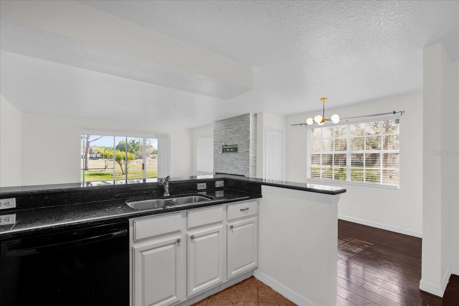 Image 10 of 32 For 13953 Fairway Island Drive 618