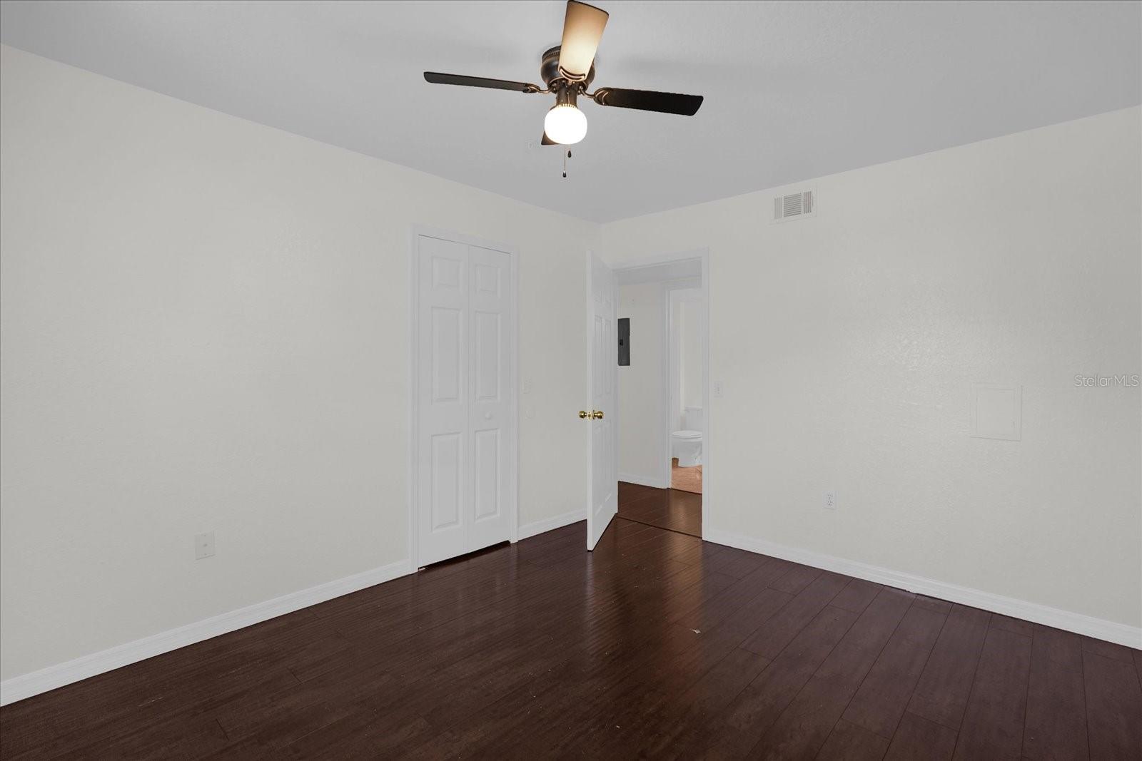 Image 18 of 32 For 13953 Fairway Island Drive 618