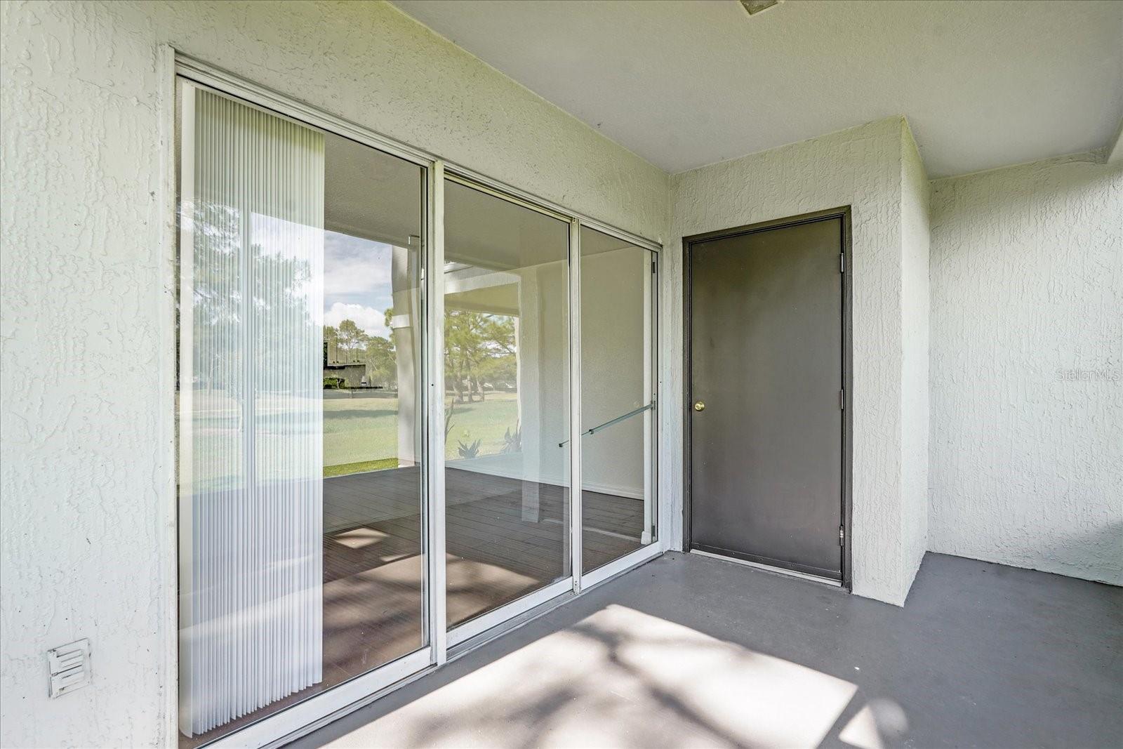 Image 21 of 32 For 13953 Fairway Island Drive 618