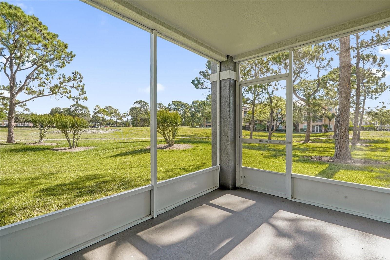 Image 22 of 32 For 13953 Fairway Island Drive 618