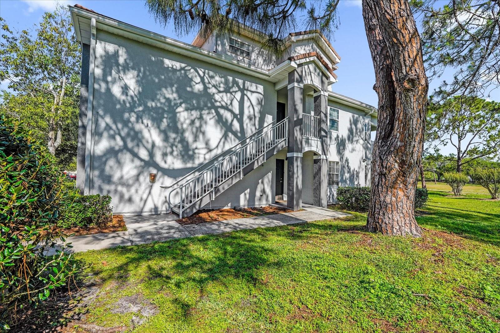 Image 26 of 32 For 13953 Fairway Island Drive 618