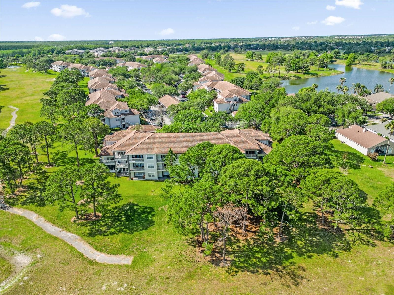 Image 29 of 32 For 13953 Fairway Island Drive 618