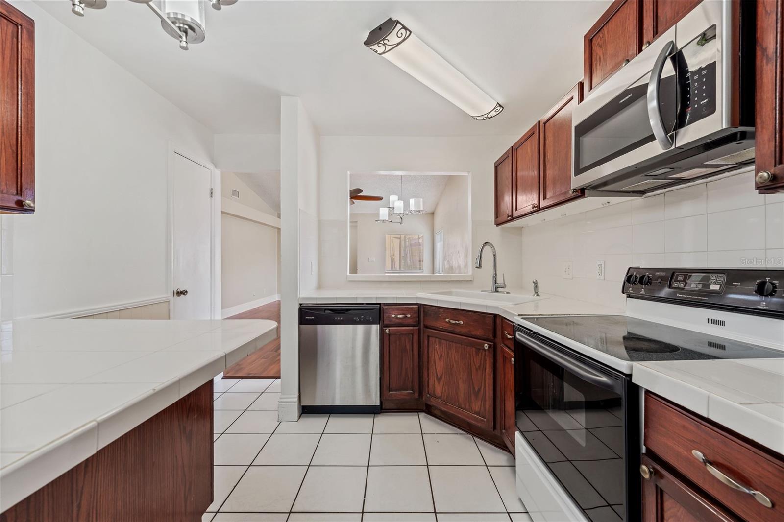 Image 10 of 32 For 7138 Harbor Heights Drive
