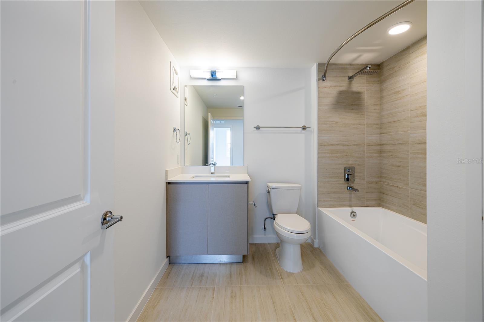 Image 20 of 46 For 5579 Pga Boulevard 323