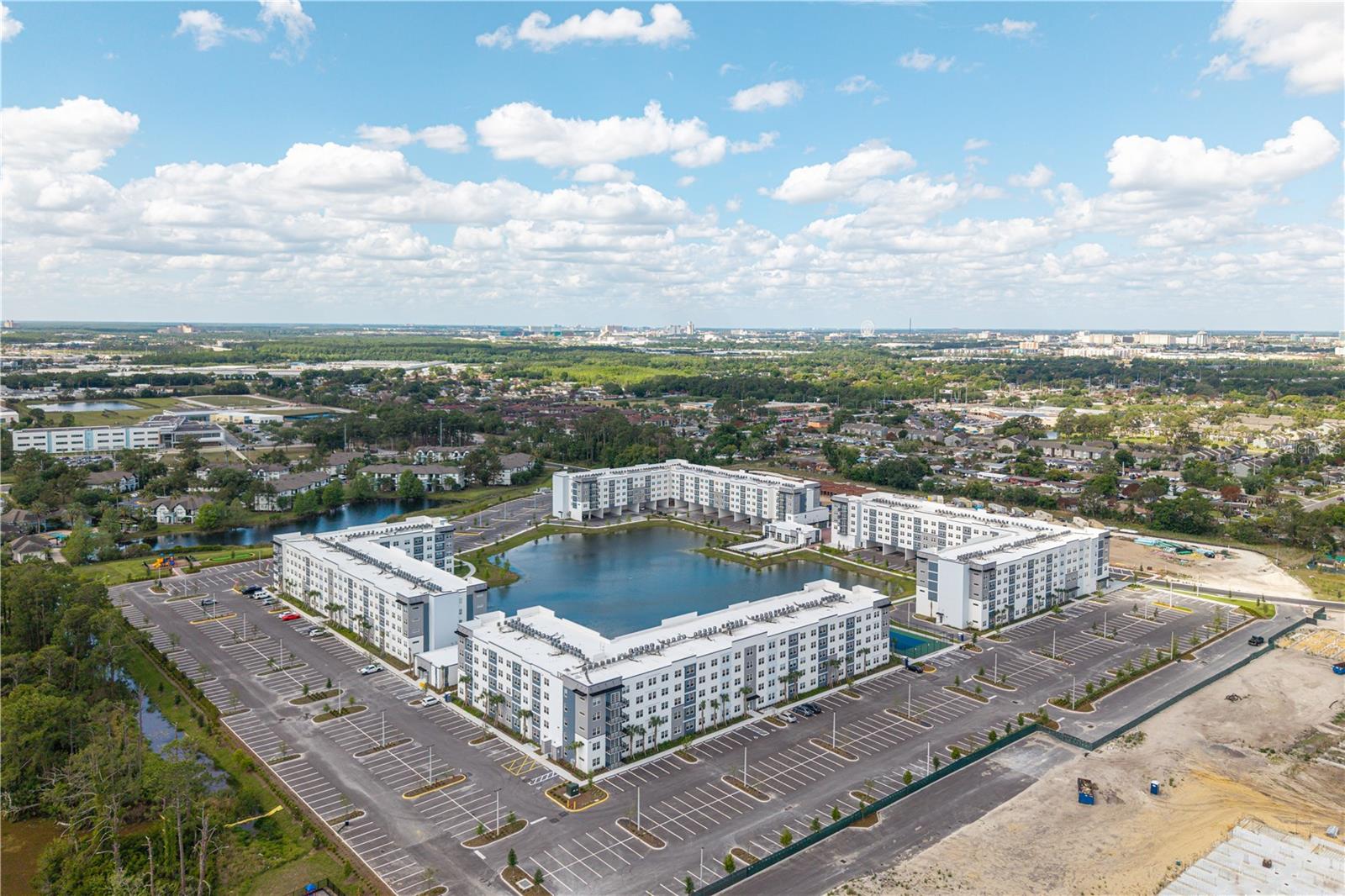 Image 27 of 46 For 5579 Pga Boulevard 323