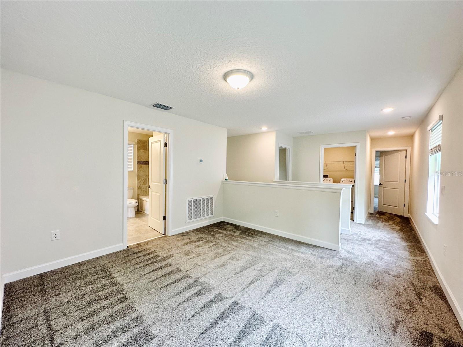 Image 16 of 40 For 11823 Charades Street