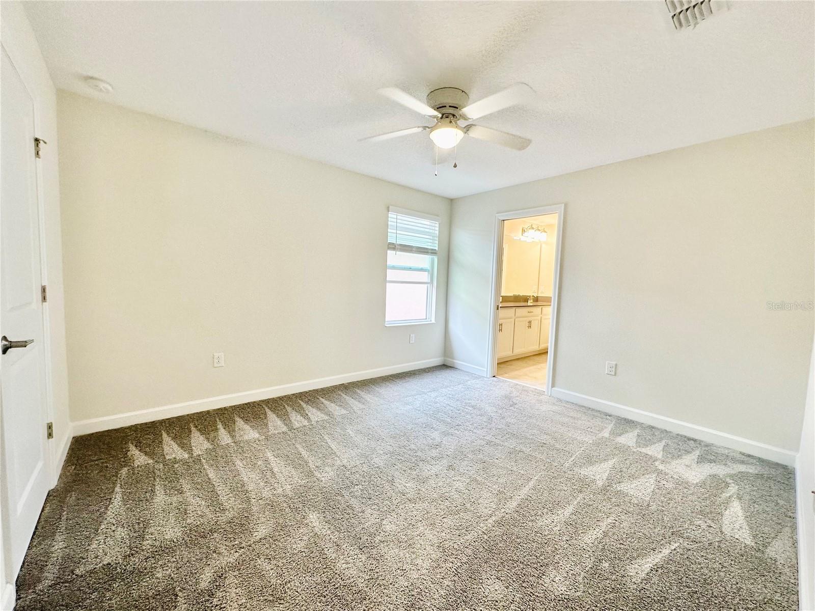 Image 24 of 40 For 11823 Charades Street