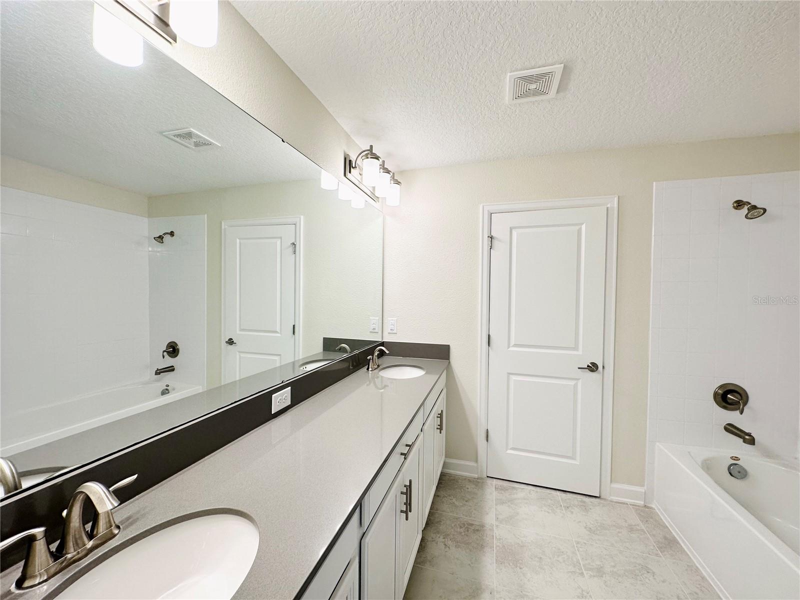 Image 26 of 40 For 11823 Charades Street