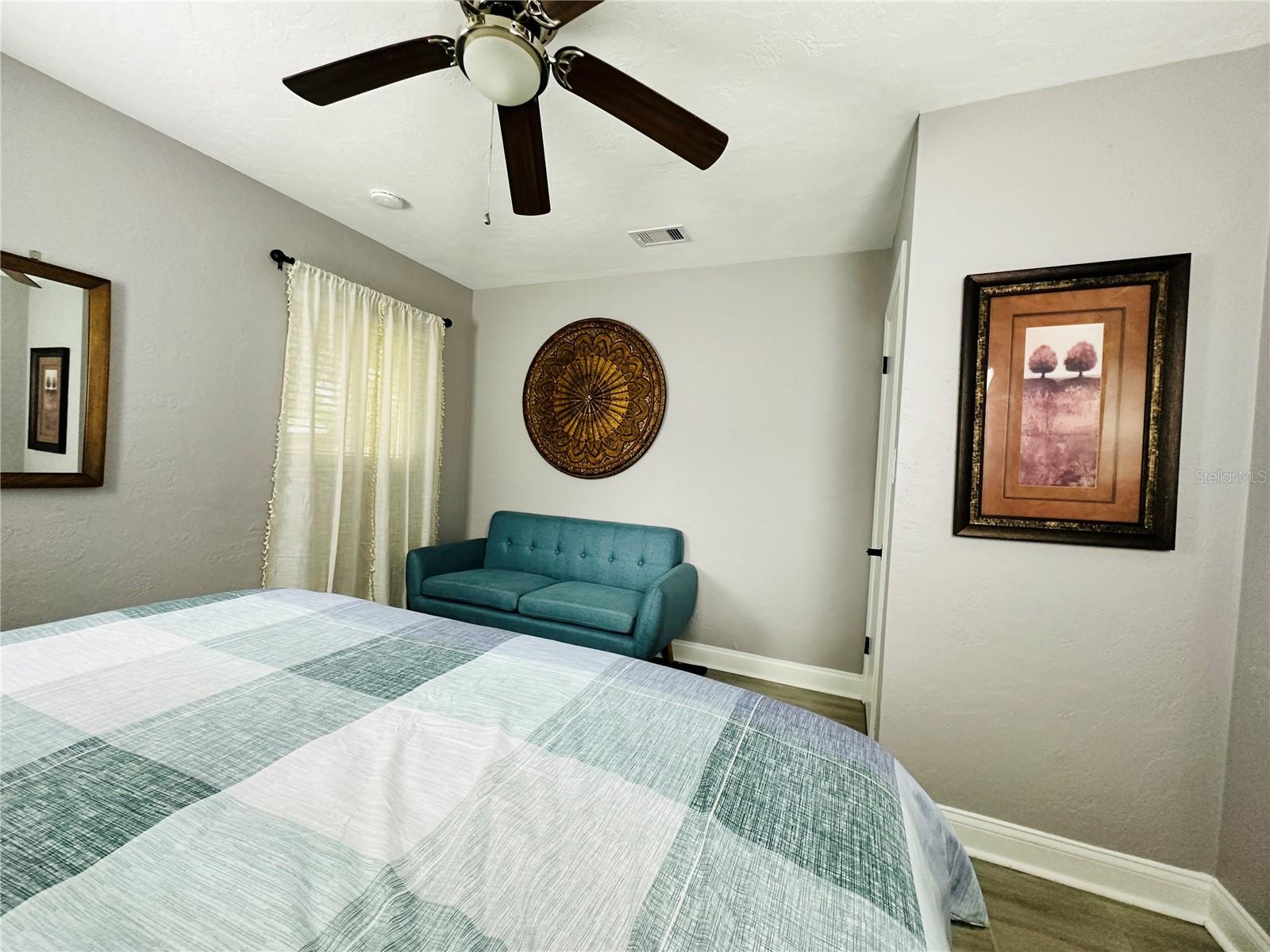 Listing photo id 8 for 1446 22nd Avenue