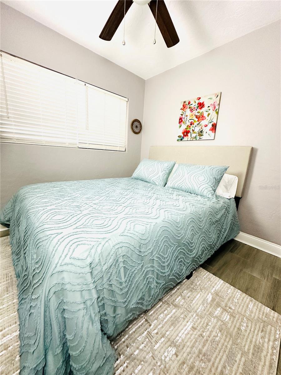 Listing photo id 10 for 1446 22nd Avenue
