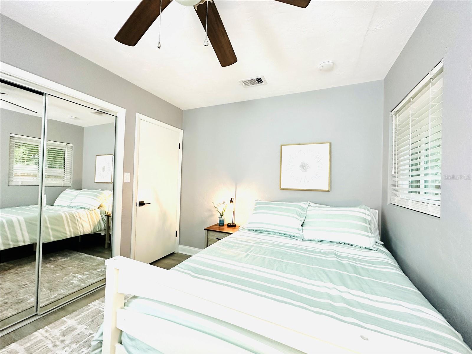 Listing photo id 13 for 1446 22nd Avenue