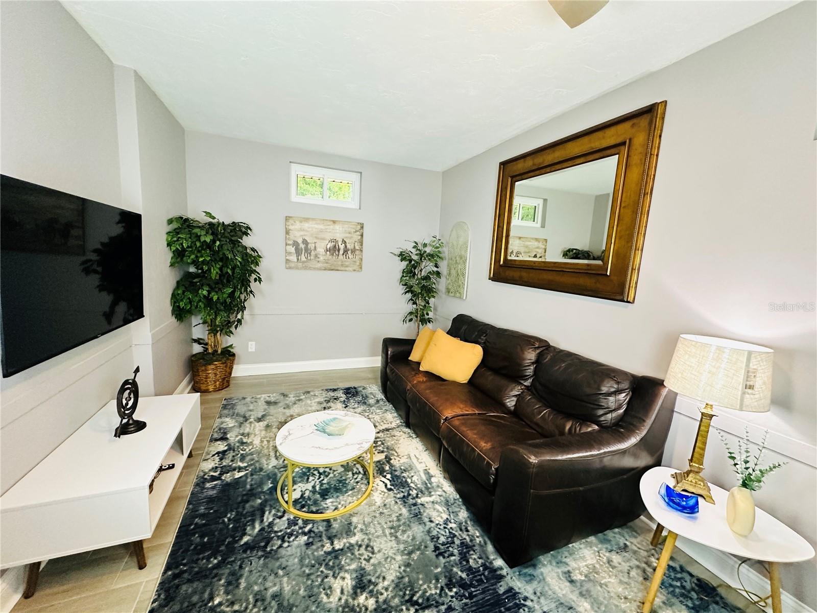 Listing photo id 17 for 1446 22nd Avenue