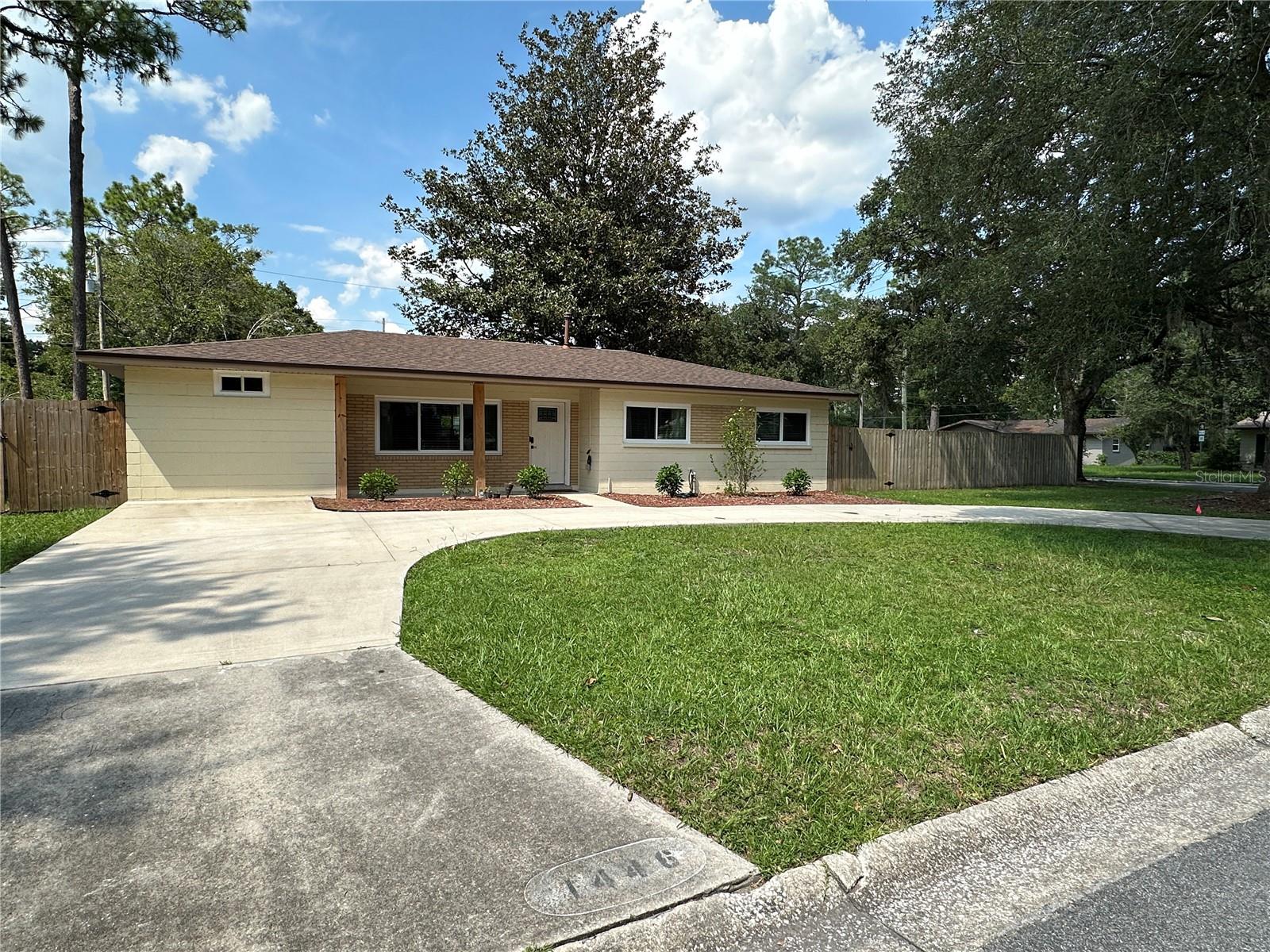 Listing photo id 23 for 1446 22nd Avenue
