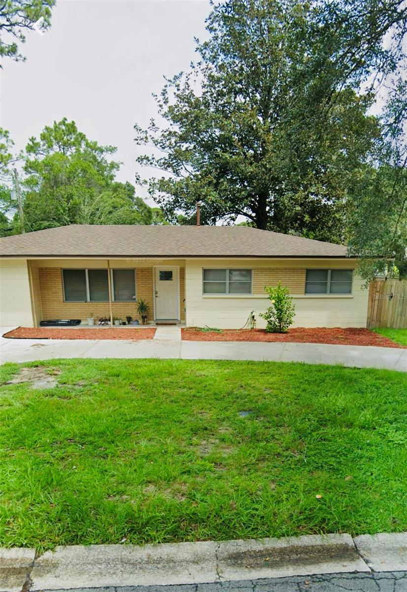 Listing photo id 25 for 1446 22nd Avenue