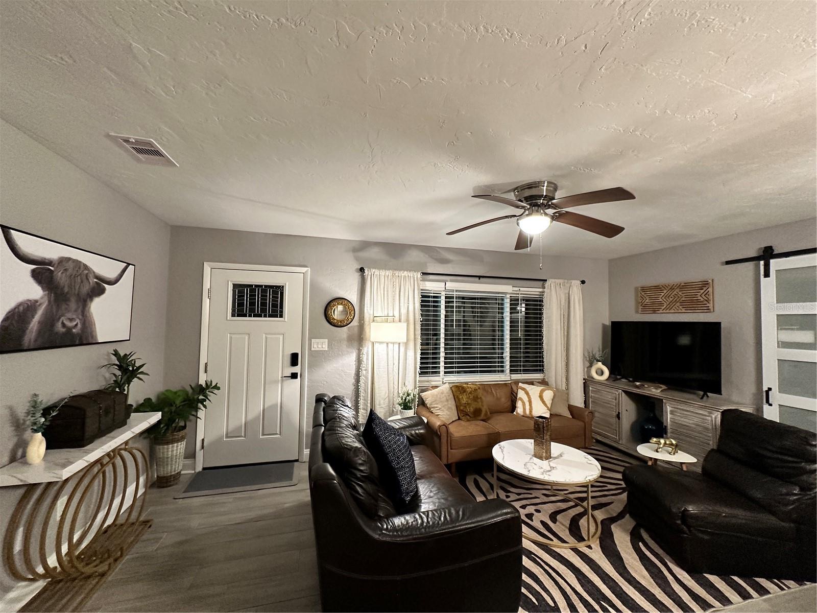 Listing photo id 1 for 1446 22nd Avenue