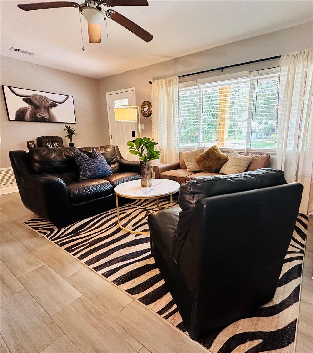 Listing photo id 3 for 1446 22nd Avenue