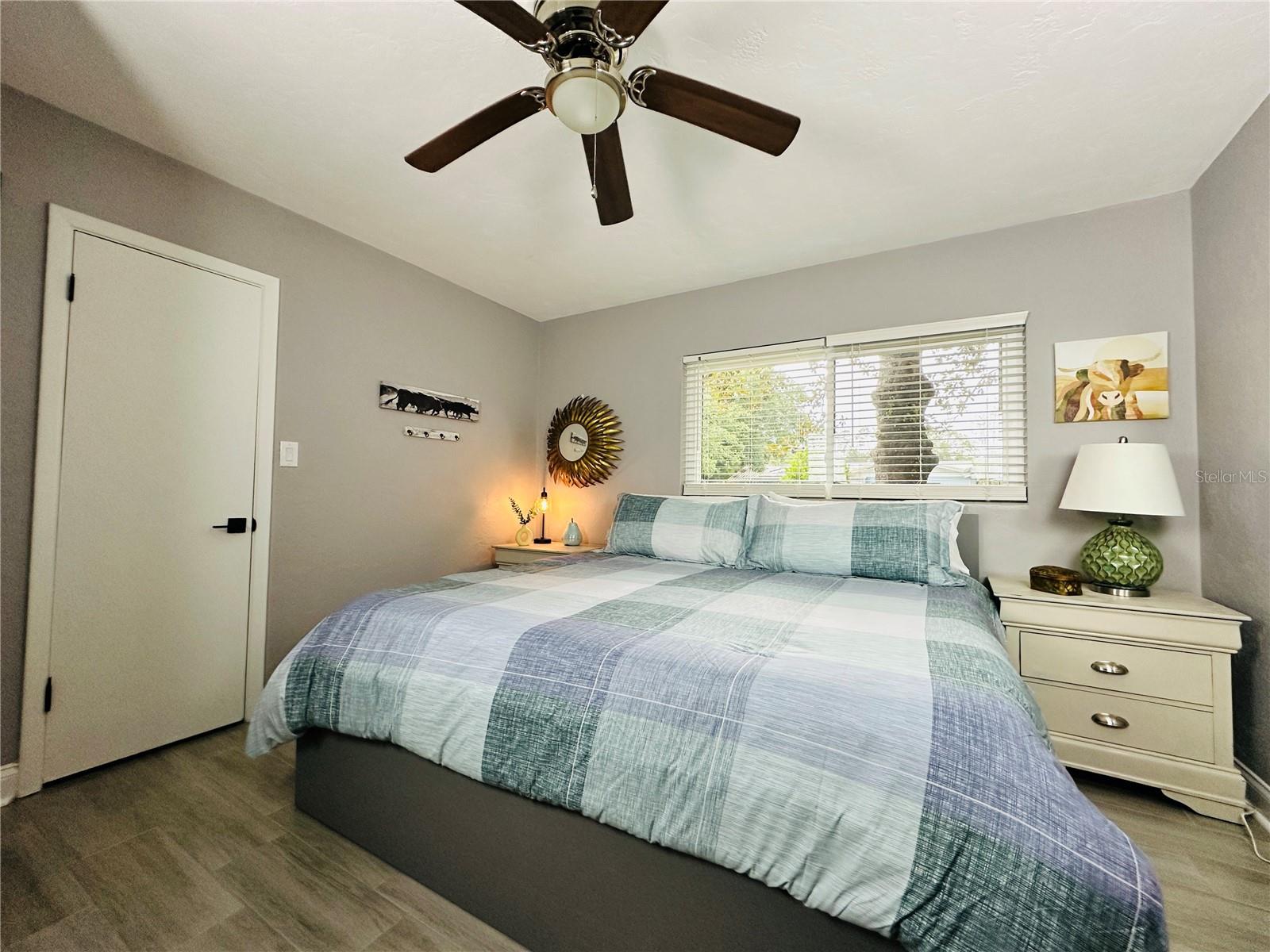 Listing photo id 7 for 1446 22nd Avenue