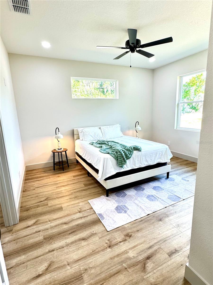 Image 17 of 57 For 1306 8th Street 1 & 2